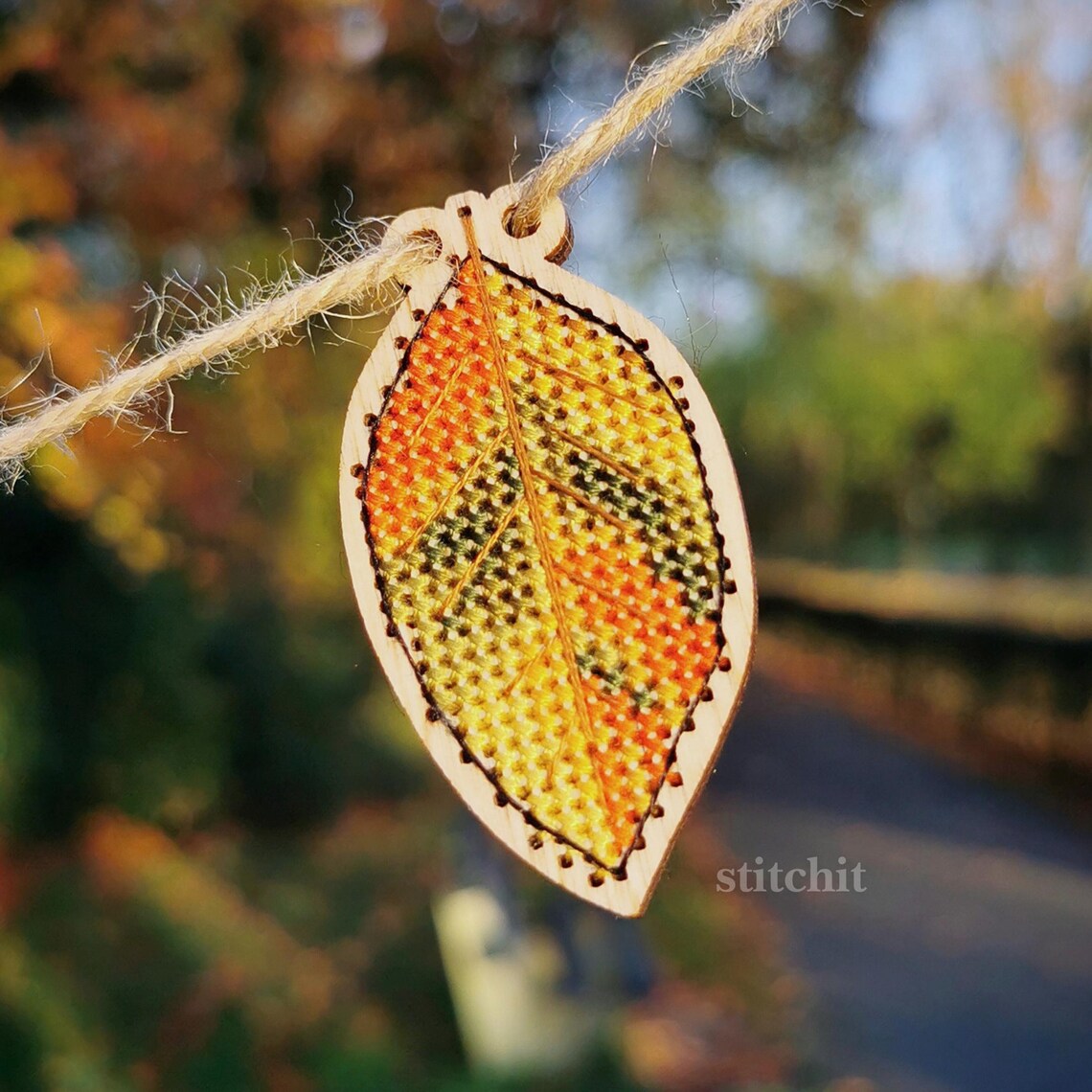 Modern Embroidery Kit On Wood | Autumn Leaves Garland Decor | Product Preview Leaf Close Up