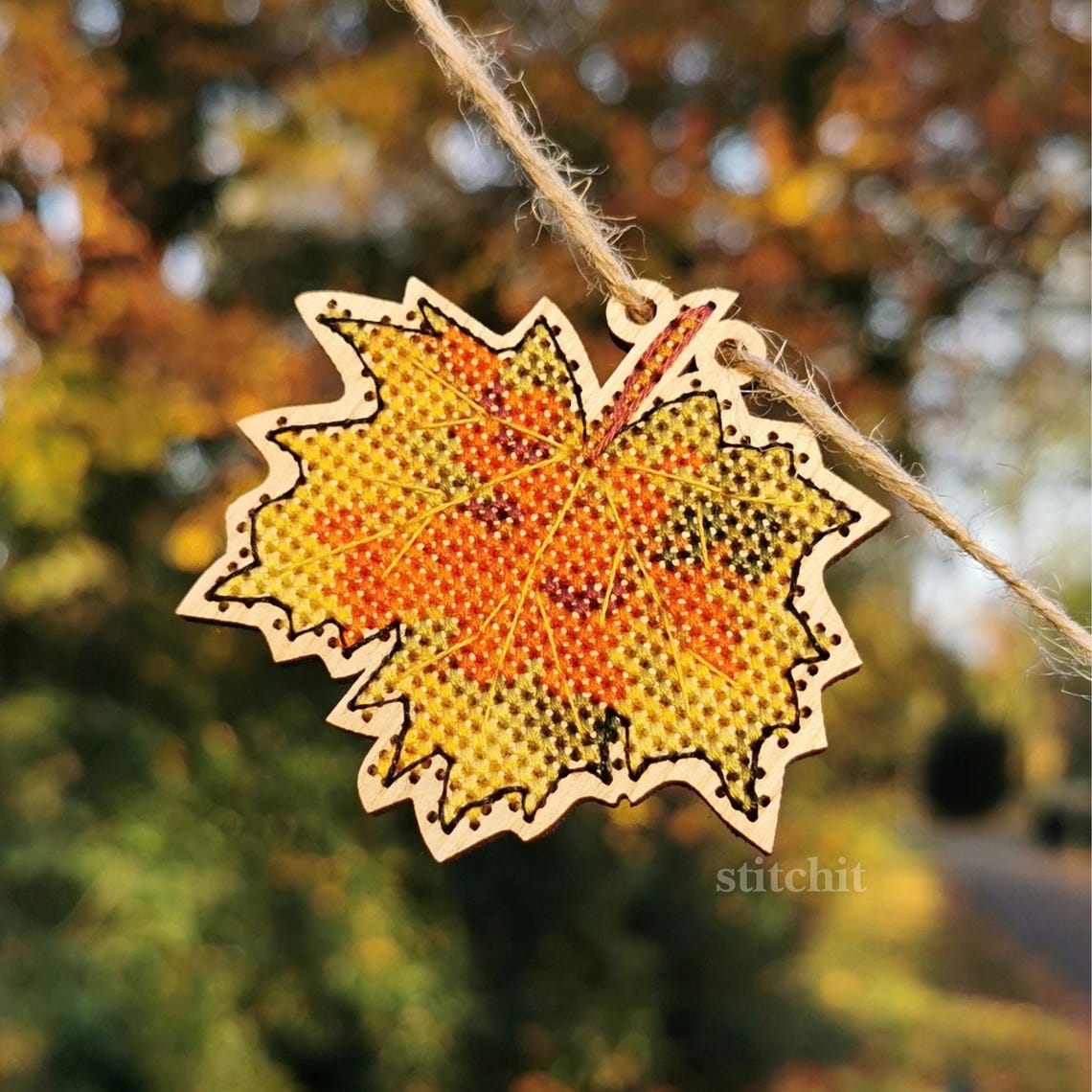 Modern Embroidery Kit On Wood | Autumn Leaves Garland Decor | Product Preview Leaf Close Up