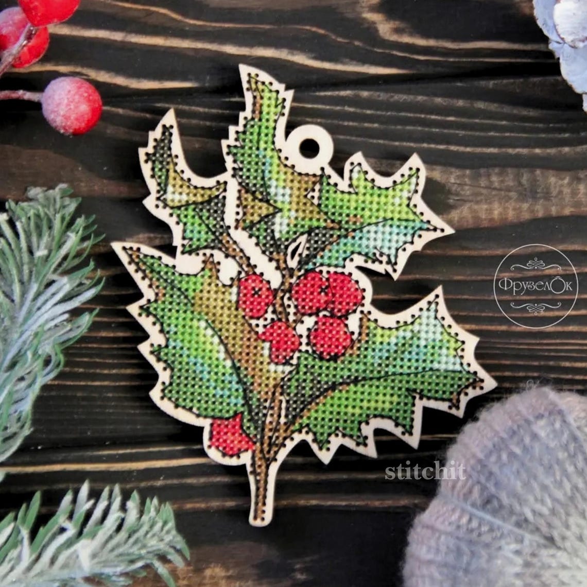 Modern Embroidery Kit On Wood | Christmas Berry | Product Preview