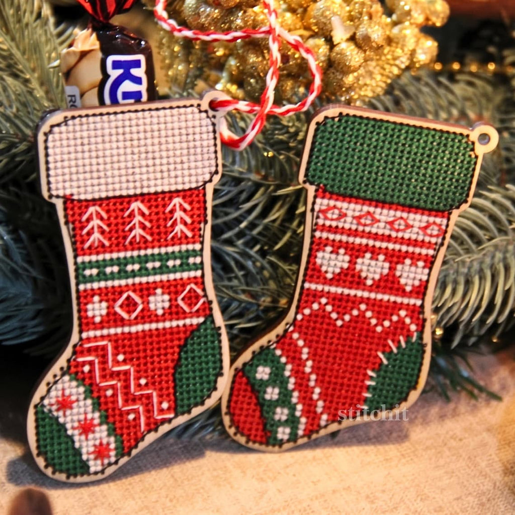 Small Embroidery Kit On Wood | Simple Ornaments Stockings | Product