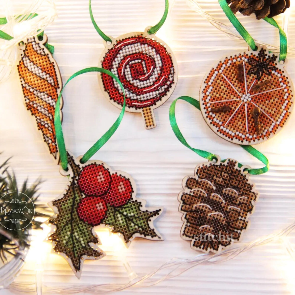 Holiday Embroidery Kit On Wood | Christmas Garland | Product Preview