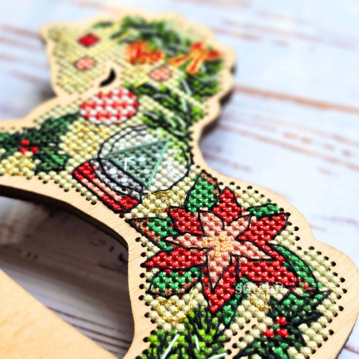 Small Embroidery Kit On Wood | Christmas Horse | Product Closeup