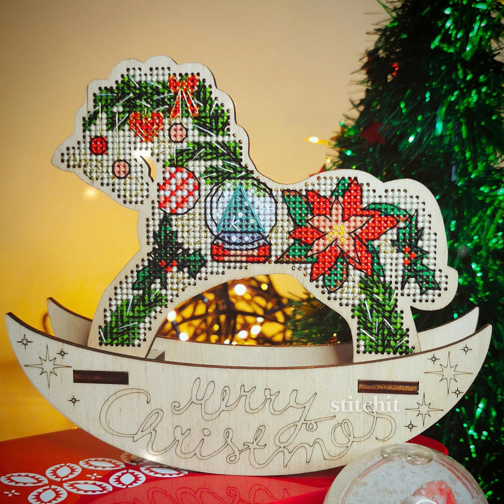 Small Embroidery Kit On Wood | Christmas Horse | Product