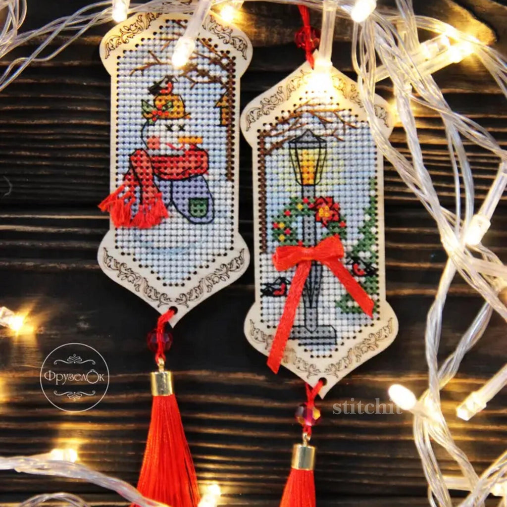Small Embroidery Kit On Wood | Snowman Tassel | Tassel and Christmas Lights