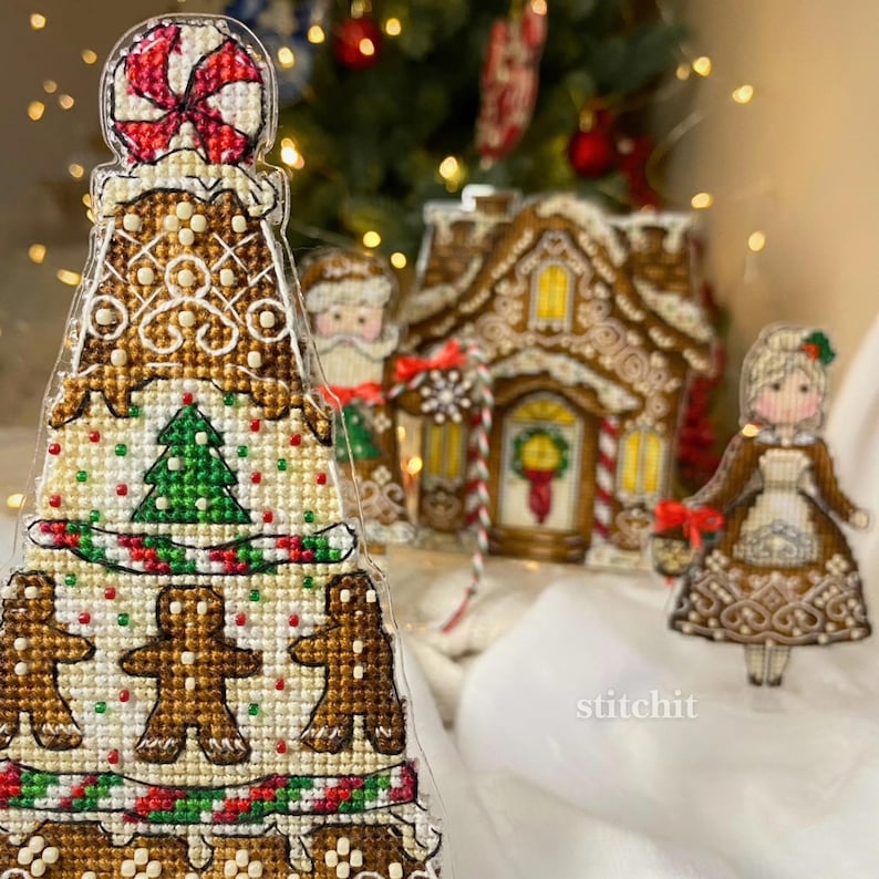 Holiday Embroidery Kit On Plastic | Gingerbread Set