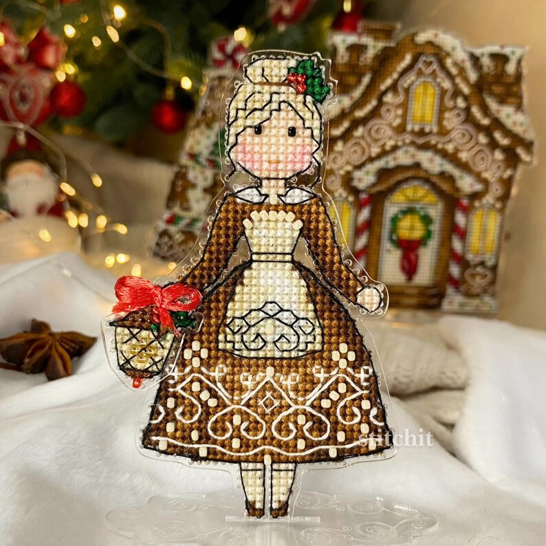 Holiday Embroidery Kit On Plastic | Gingerbread Santa Couple | Mrs Santa