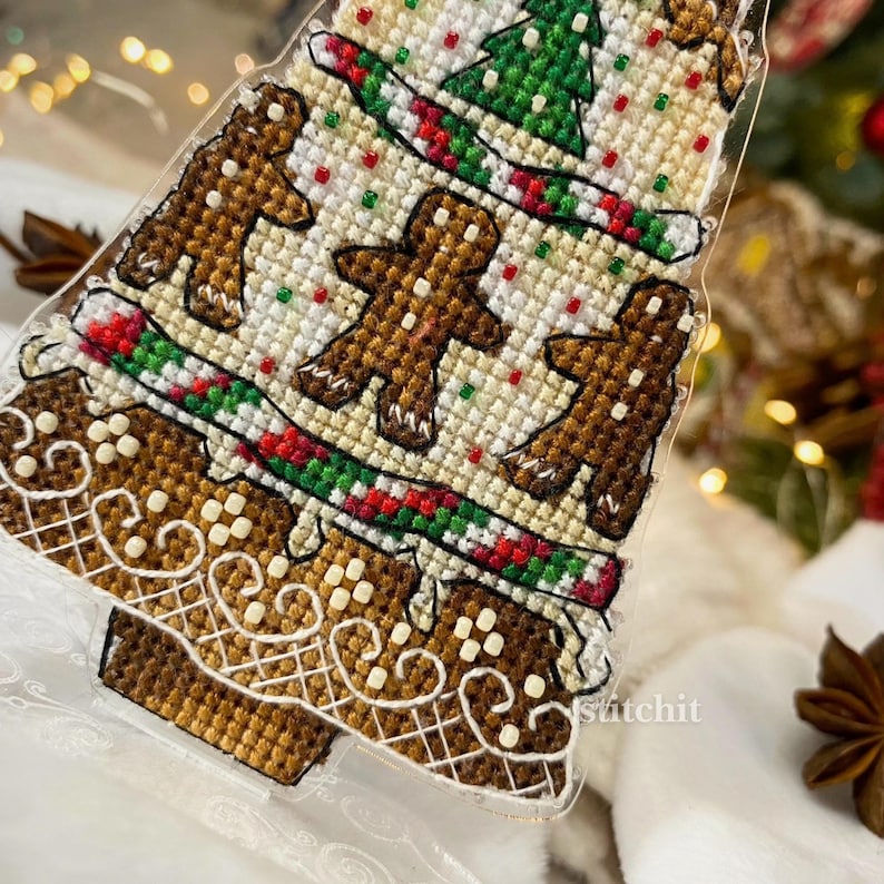 Holiday Embroidery Kit On Plastic | Gingerbread Tree | Product Closeup
