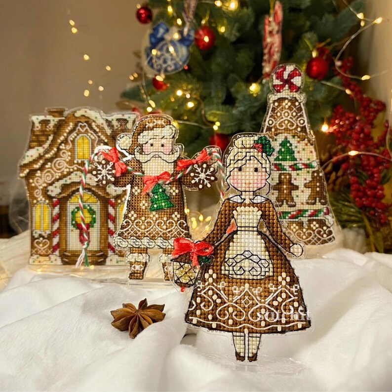 Holiday Embroidery Kit On Plastic | Gingerbread Set