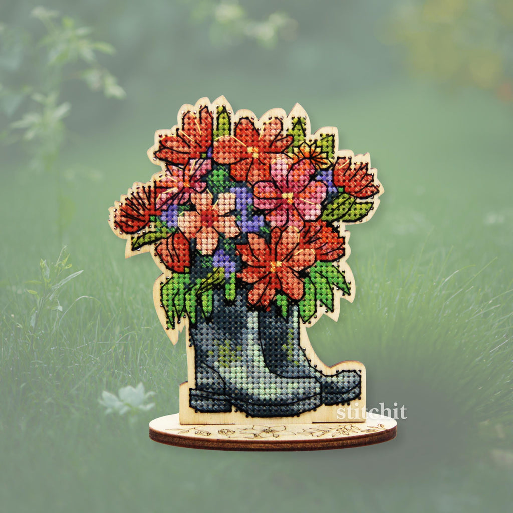 Bloemen in Laarzen Kruissteekpakket op Hout | Tuin Borduurwerk Staande Decoratie